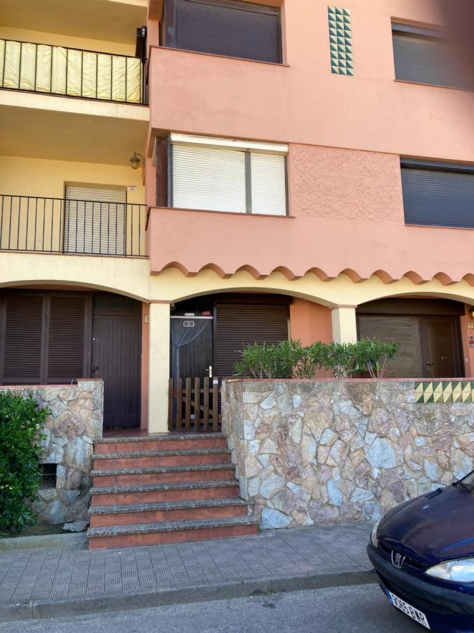 Tres Bel Appartement Entierement Renove Емпуриабрава Екстериор снимка