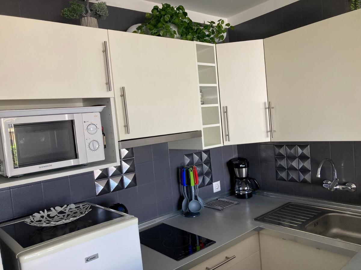 Tres Bel Appartement Entierement Renove Емпуриабрава Екстериор снимка